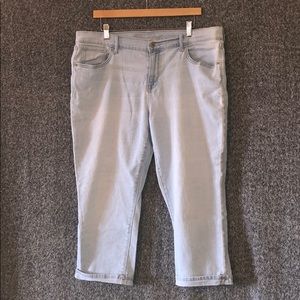 Old Navy Sweetheart Capris